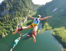 开云体育登录-奥运关键战夜，穆勒满分闪耀，一场定义传奇的战役