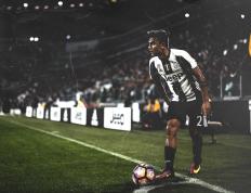 开云体育官方网站-鏖战红魔，雷诺的逆袭与佩雷兹的封神之战