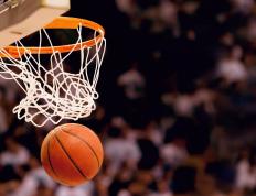 开云体育app-龙城风暴席卷斯台普斯，当詹姆斯在宇宙另一个尽头刷爆数据