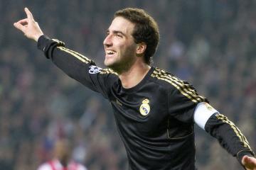 开云体育中国-马龙助阵瑞典队力克奥地利队，跨国联手缔造乒乓传奇