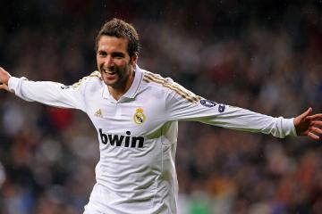 开云体育-北欧铁壁与巴尔干利刃的碰撞，当穆勒的火焰点燃鏖战之夜