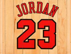 开云体育官网-黑色闪电撕裂北美寒夜—麦科勒姆临时工神话助江苏绝杀猛龙