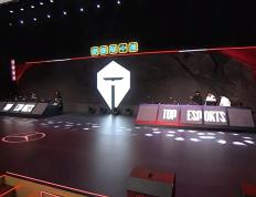 开云APP-TES血洗FPX，Faker极限生还后反打顶尖较量四强赛，成为赛场最大亮点