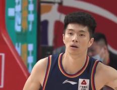 开云体育官方网站-指挥如臂使指！教练带领球队连胜