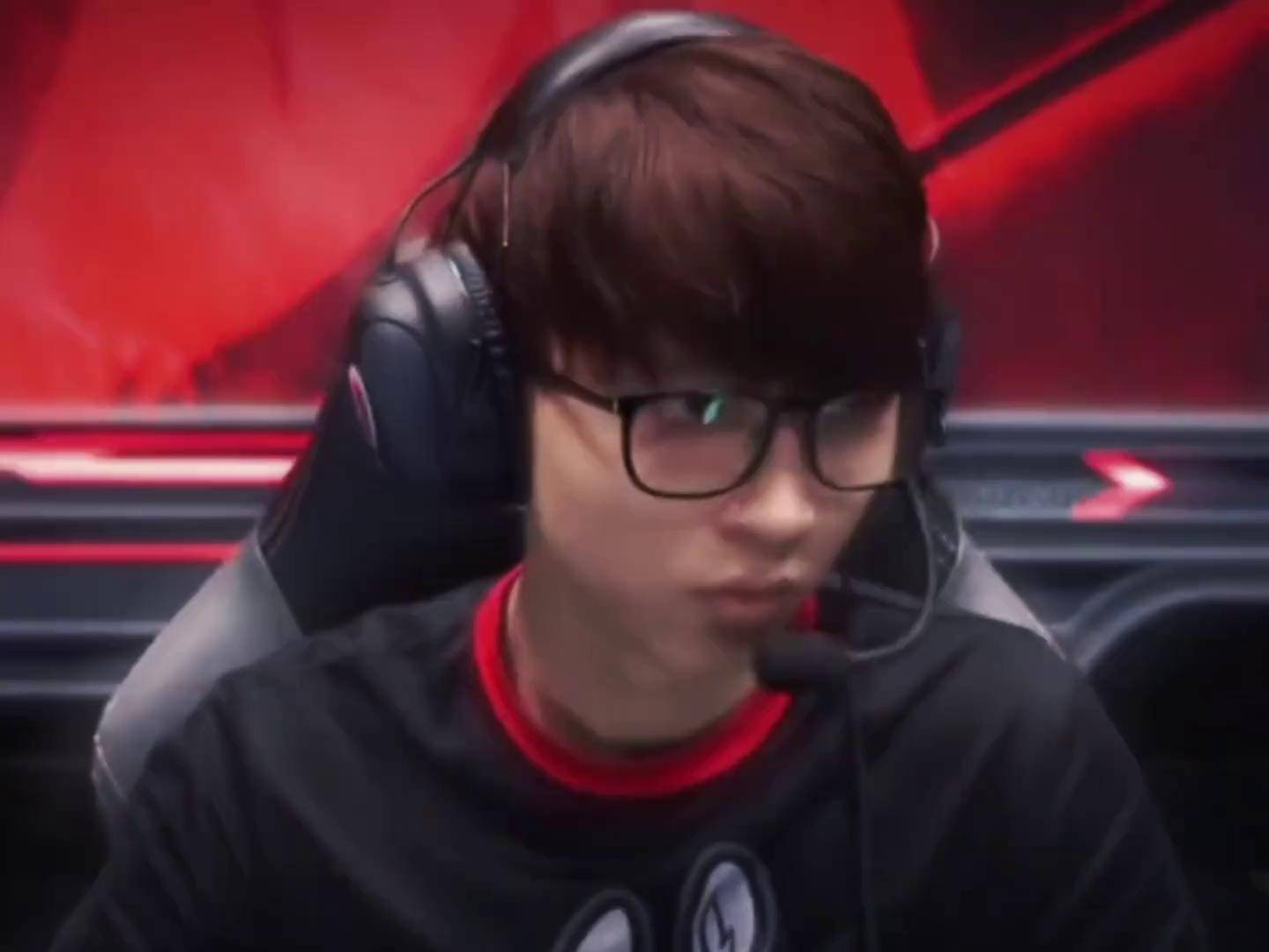 开云体育入口-包含HLE血洗WBG,Hanssama打出惊人五杀峡谷大战八强赛,让粉丝疯狂欢呼的词条