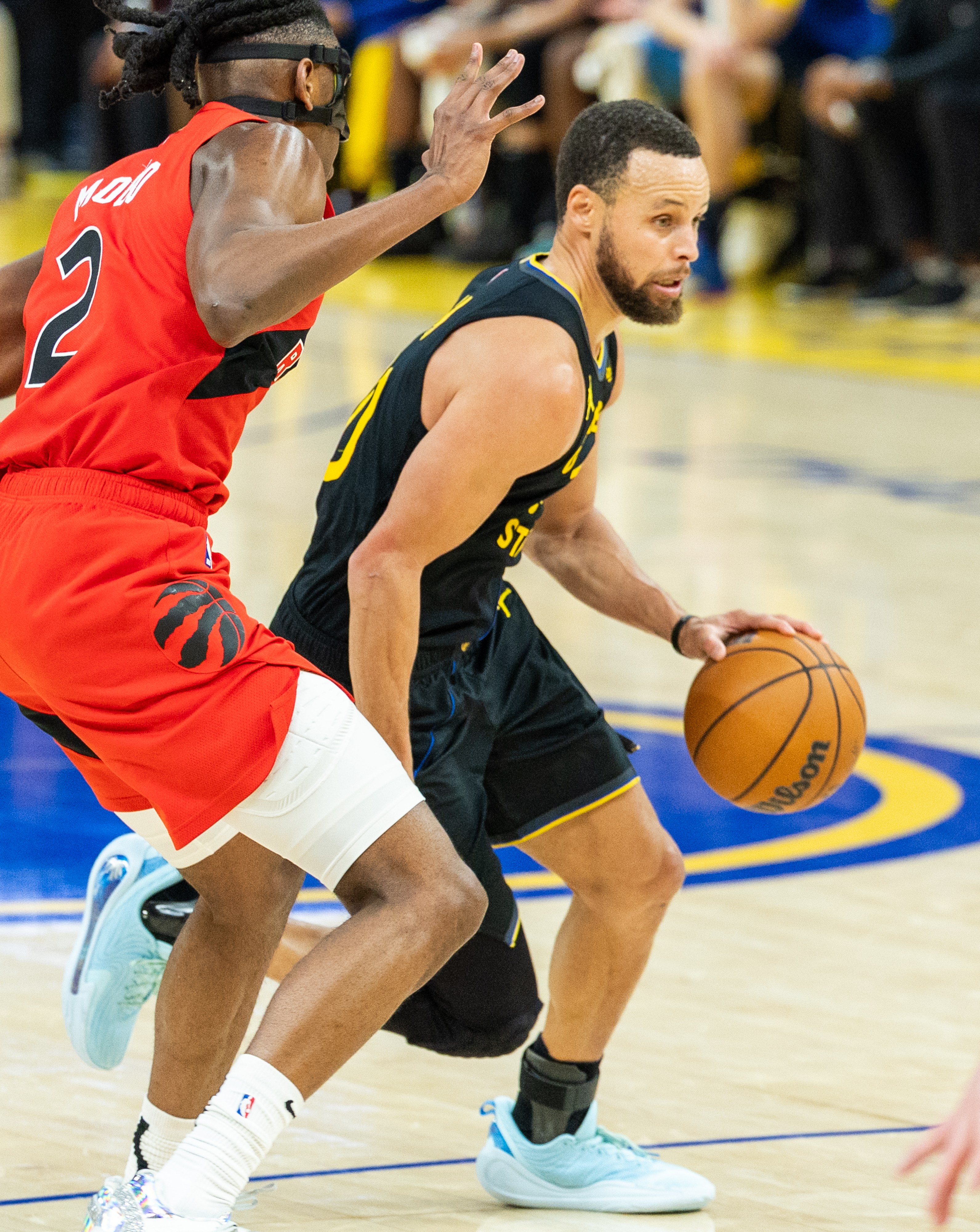 开云体育在线-勇士队大胜猛龙队,连续获得胜利