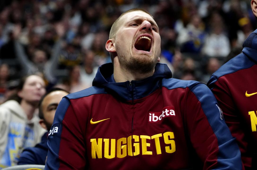 开云下载-爵士队主场失利，陷入被淘汰危机