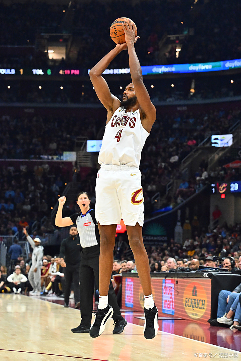 开云官网-职业篮球比赛疯狂进行，悬念回味无穷的简单介绍