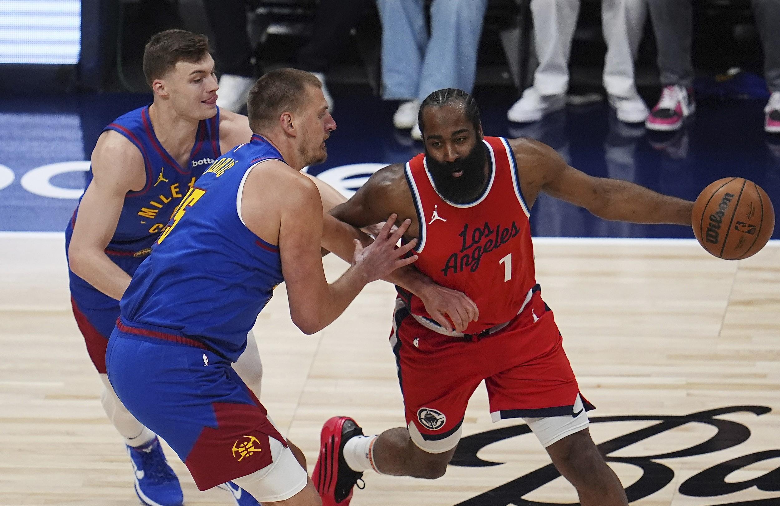 开云官网-雄鹿负公牛，东部第一遭遇失利