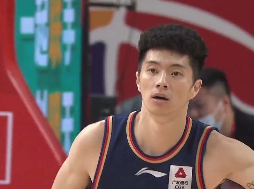 开云体育官方网站-指挥如臂使指!教练带领球队连胜