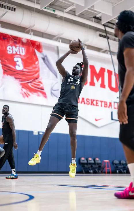 开云体育入口-桑德豪森备战决赛，球迷热切期待胜利的简单介绍